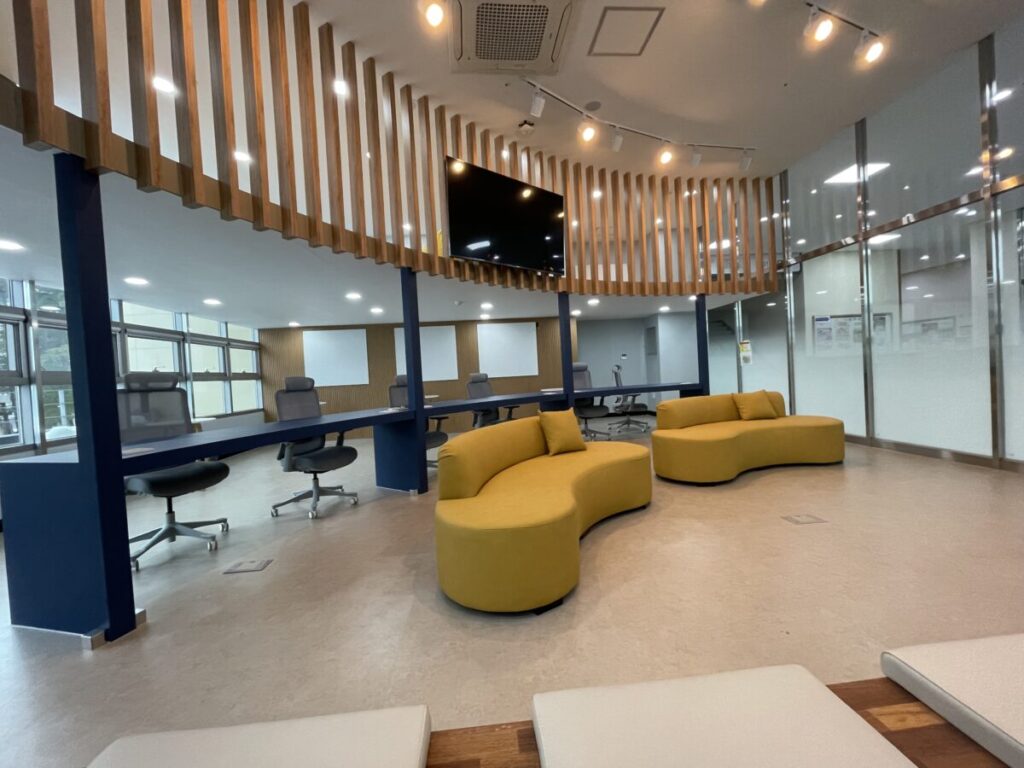 20240124_Catholic_Kwandong_University_Student_Community_Space_Setup14